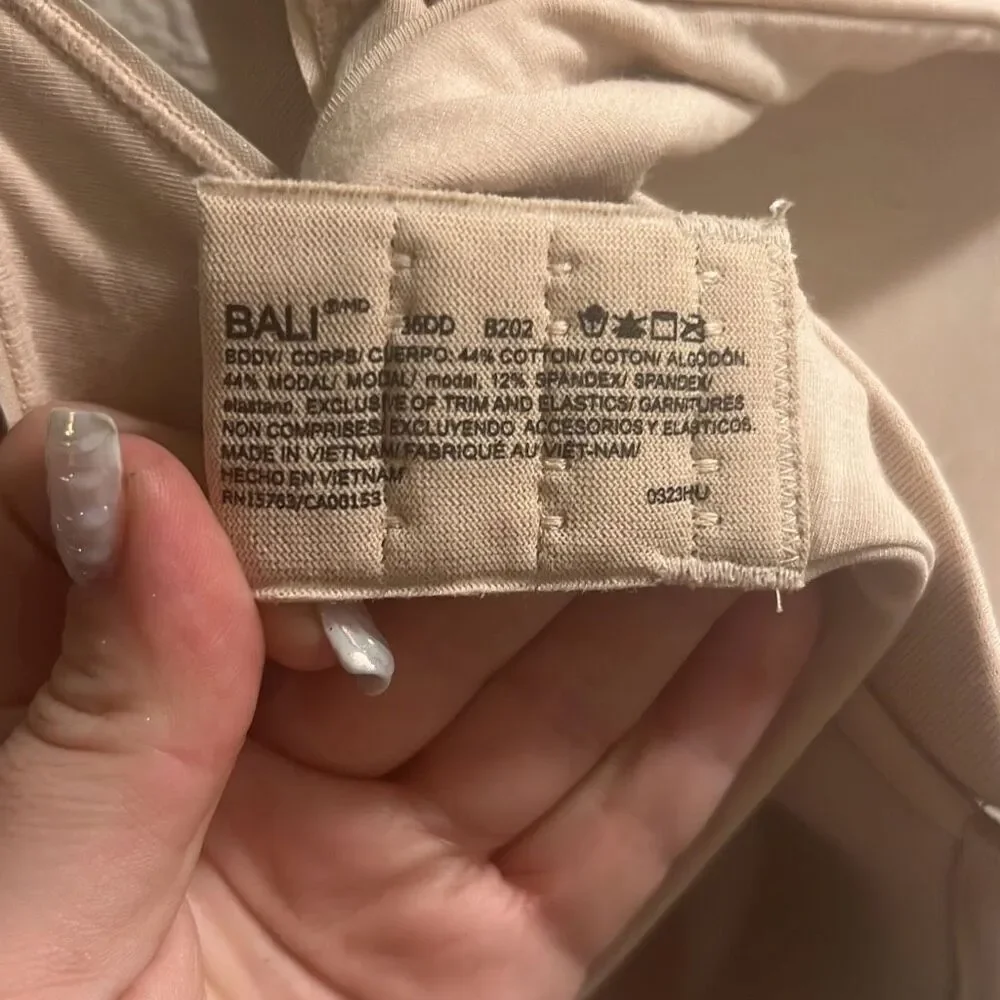 ✨Beauty By Bali Women’s T-Shirt Tan Sz 36DD Bra✨